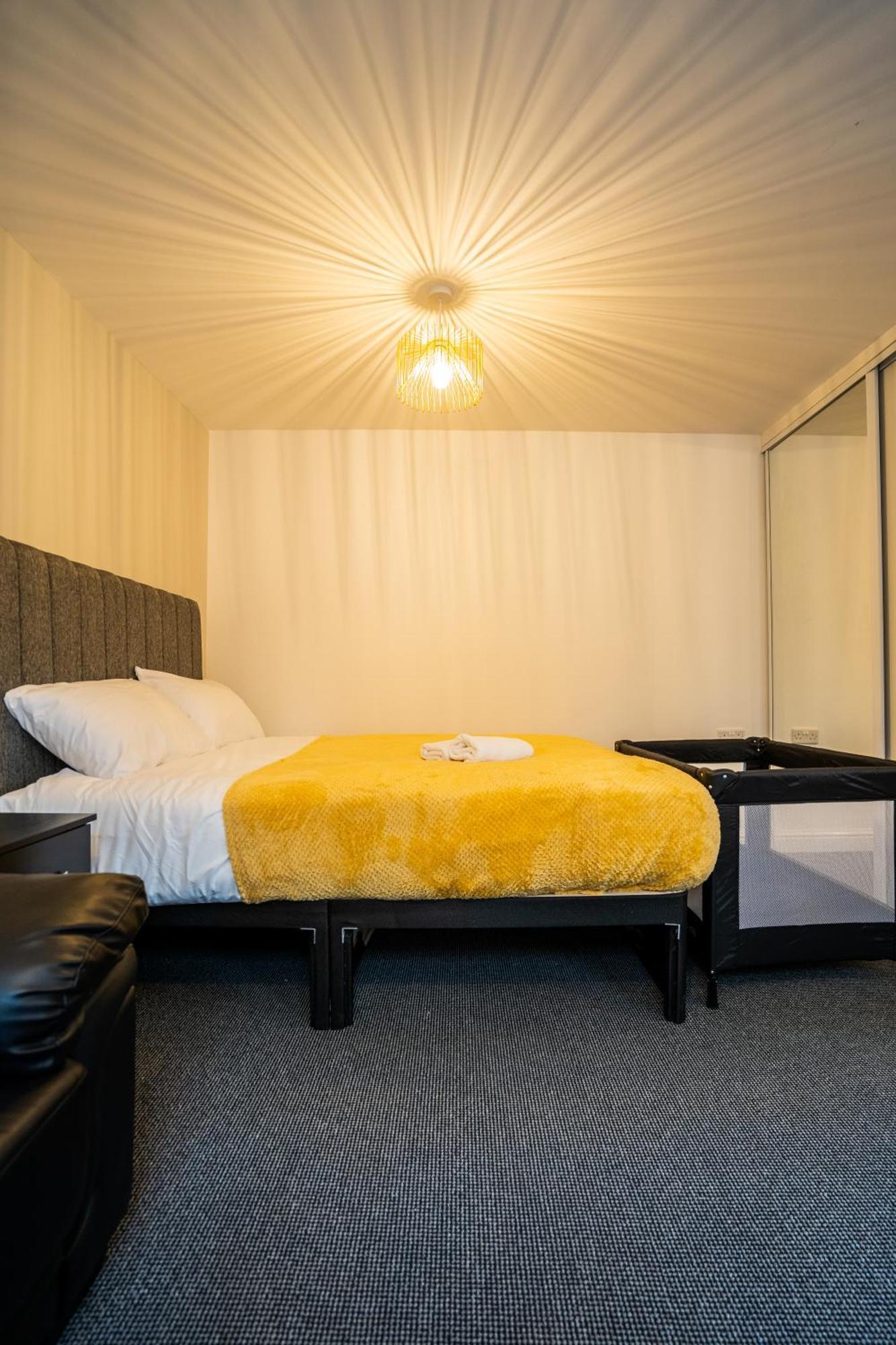 Kunda House In Tyseley Apartment เบอร์มิงแฮม ภายนอก รูปภาพ