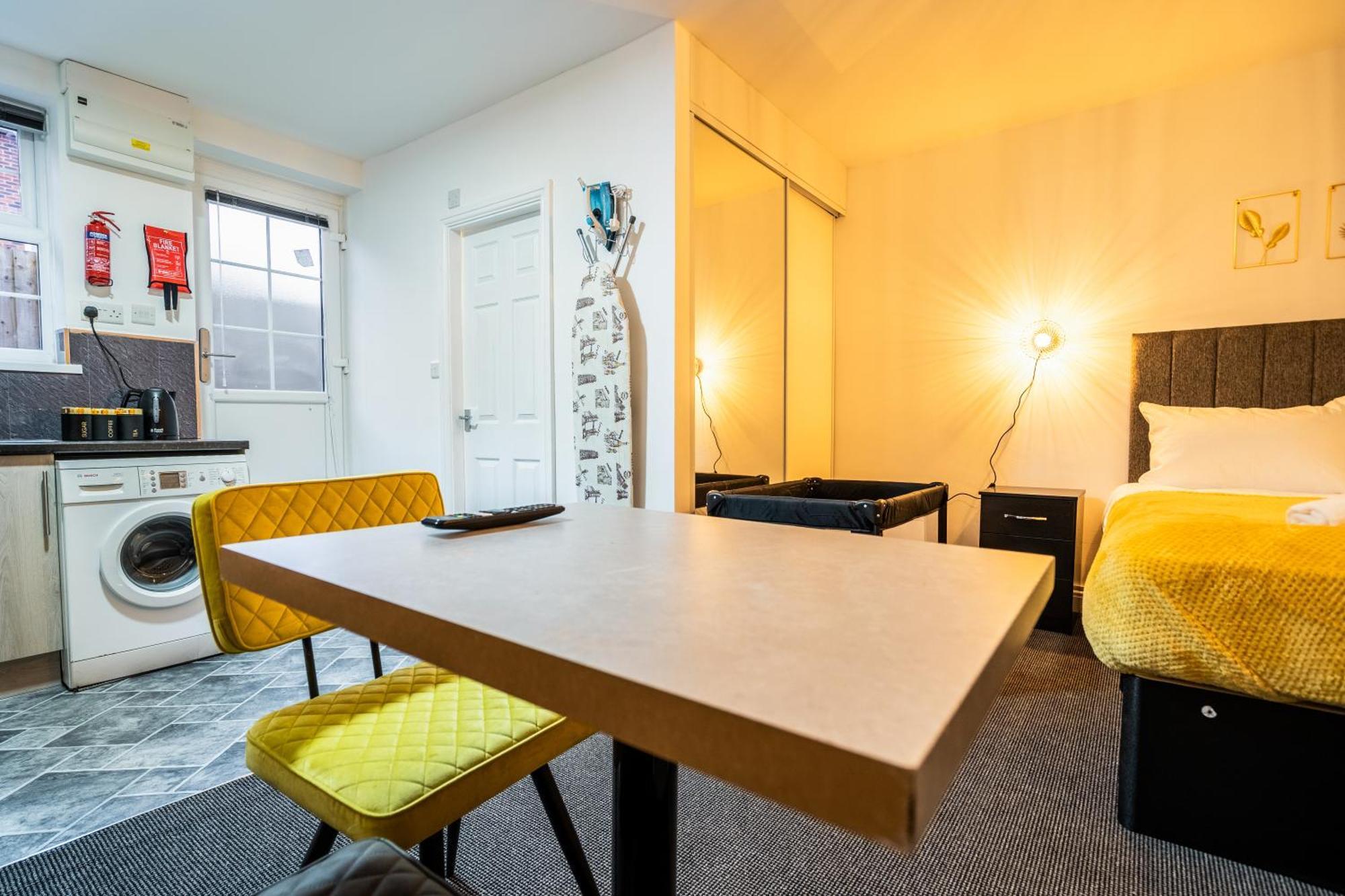 Kunda House In Tyseley Apartment เบอร์มิงแฮม ภายนอก รูปภาพ